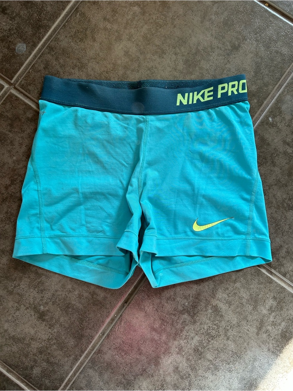 🏃🏻♀️2/15$ - Nike Pro Turquoise Athletic Shorts with Neon Logo